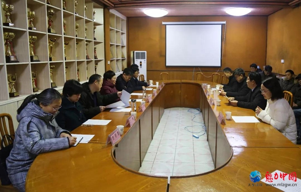 驻马店市纪委监委开展对口帮扶困难职工活动