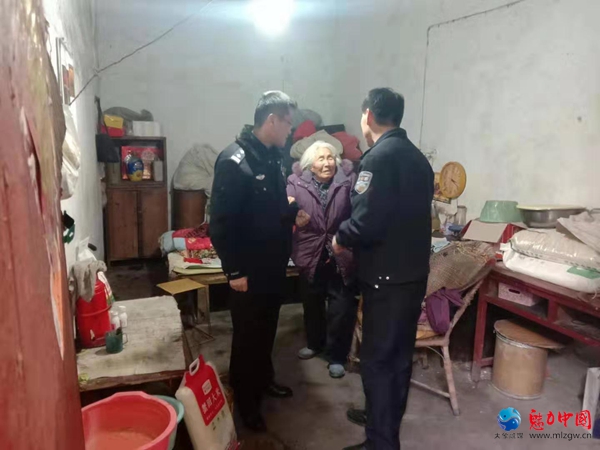 百万警进千万家，老街派出所副所长肖松岑看望慰问困难群众